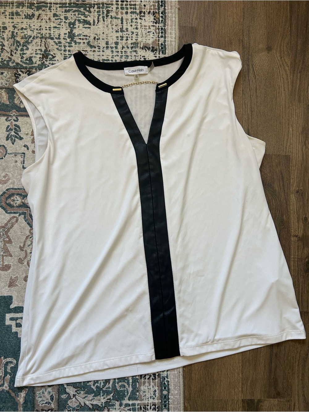 Calvin Klein White & Black Short Sleeve Blouse